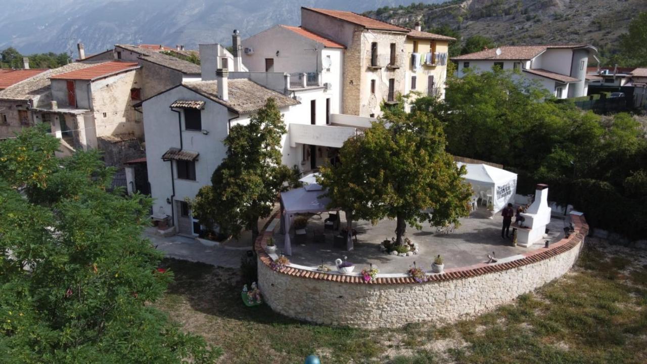"Il Miglio" Country House Pettorano sul Gizio Bagian luar foto
